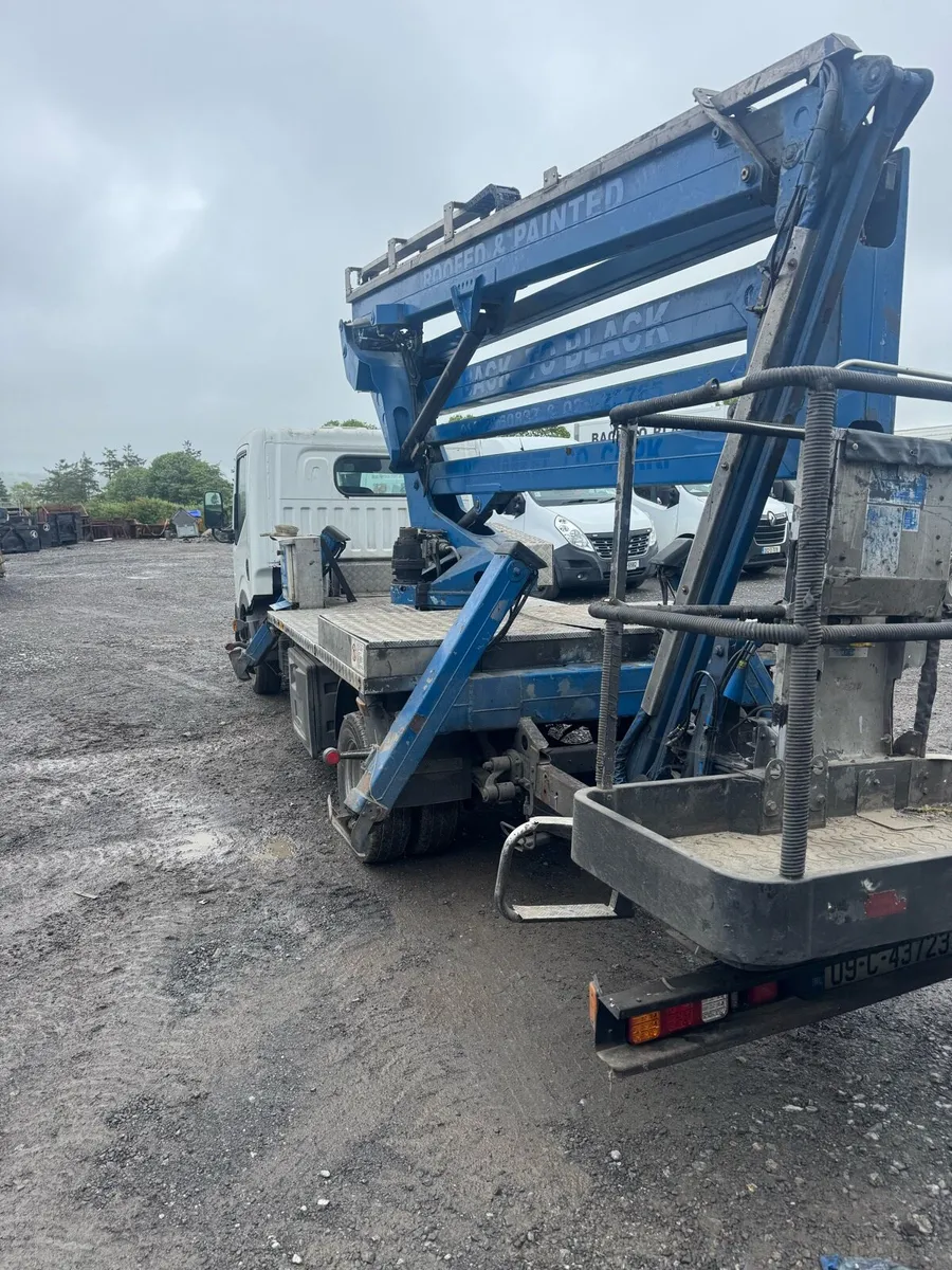 Nissan Cabstar cherrypicker hoist lift - Image 4