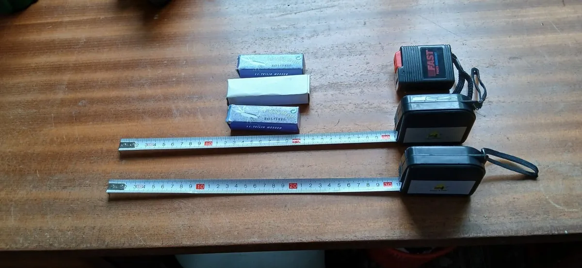 MEASURING TAPES 500M .SWISS ARMY KNIVES - Image 1