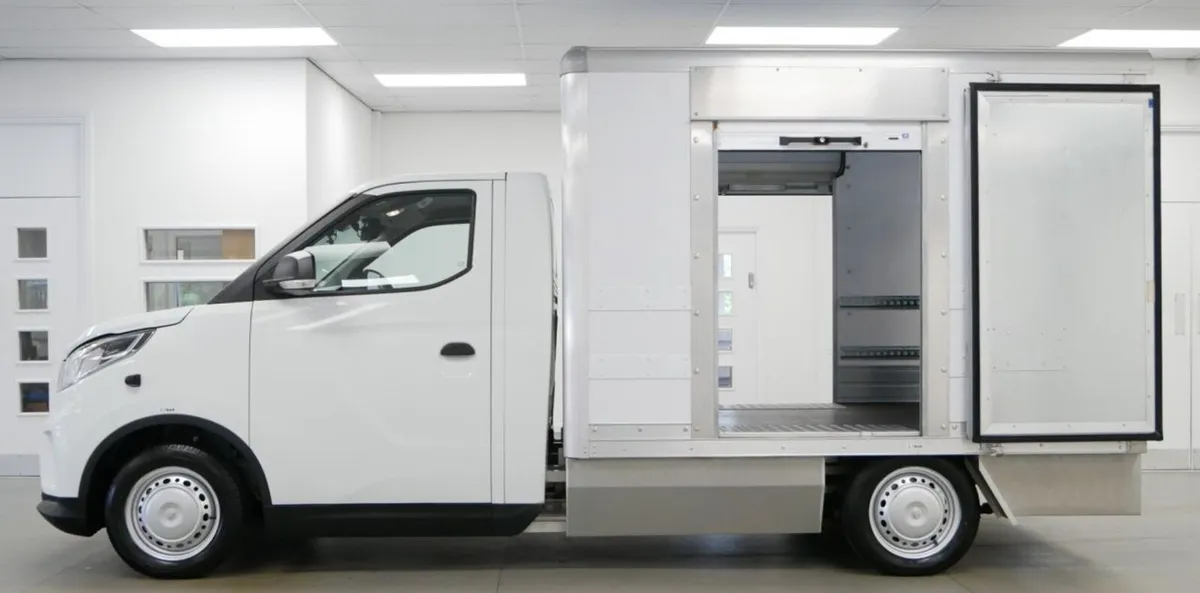 2025 Maxus Edeliver 3 Luton Box Van - Image 1