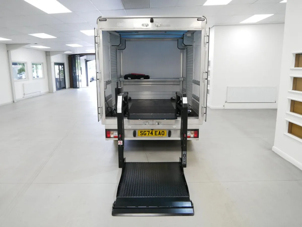 2025 Maxus Edeliver 3 Luton Box Van - Image 4