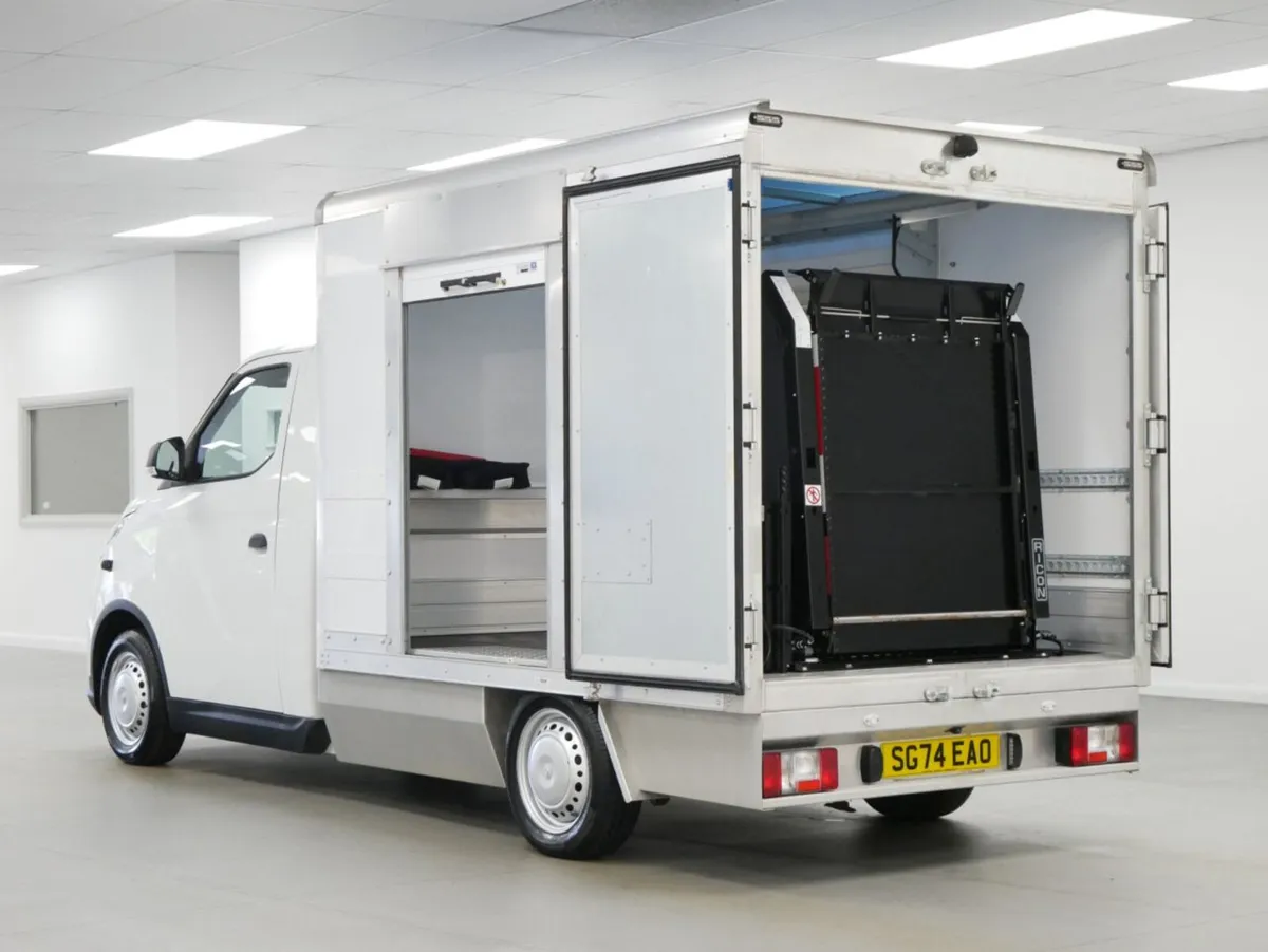 2025 Maxus Edeliver 3 Luton Box Van - Image 2