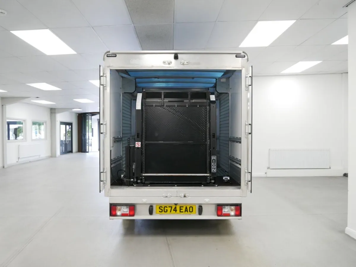2025 Maxus Edeliver 3 Luton Box Van - Image 3