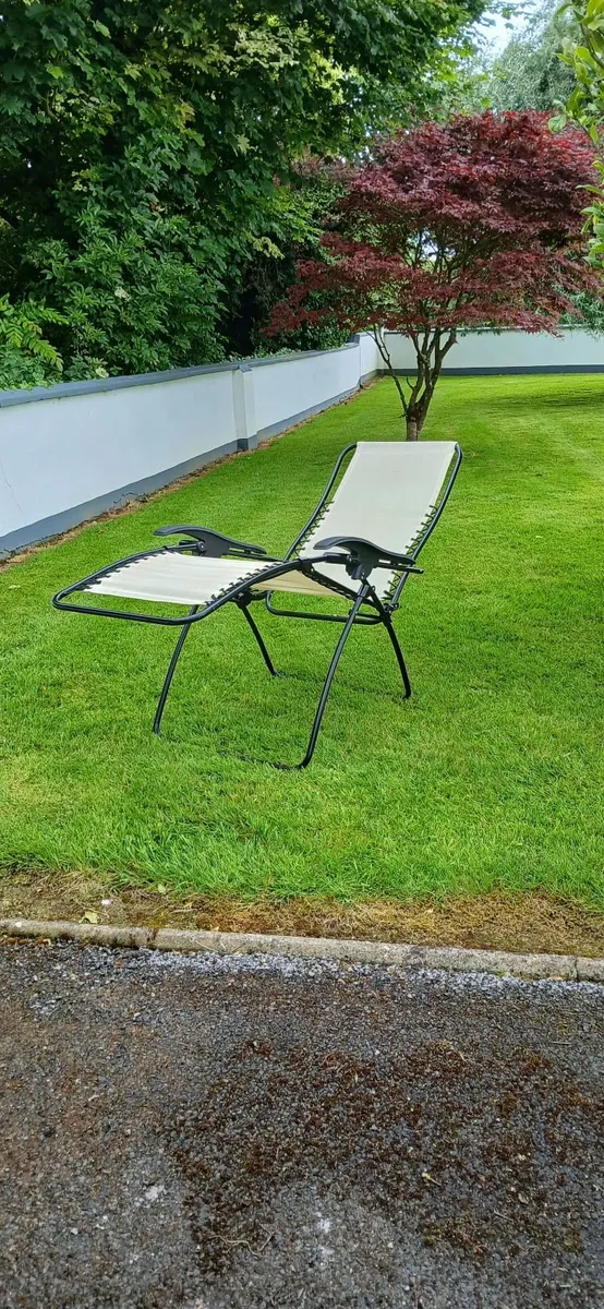 Full length folding reclining  sun lounger - Image 3