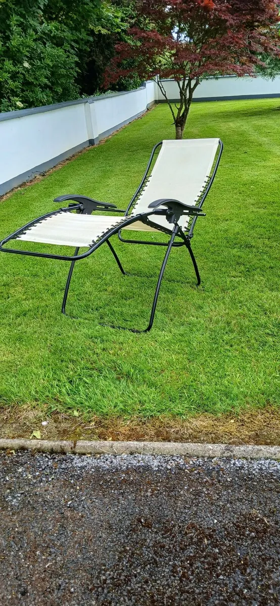 Full length folding reclining  sun lounger - Image 2