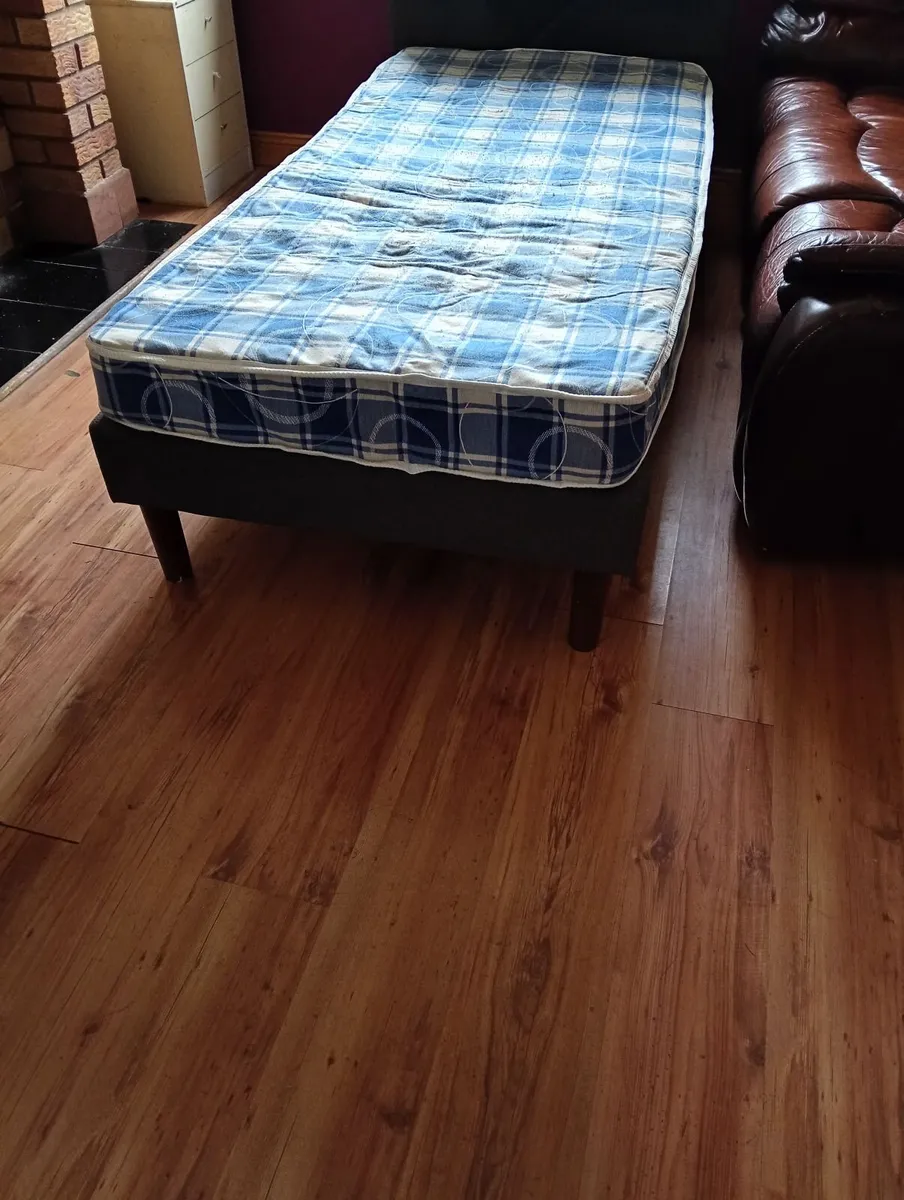 Bed & Mattress - Image 2