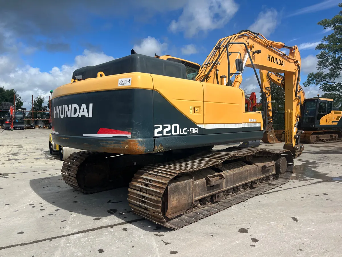 2016 Hyundai R220LC-9A - Image 4