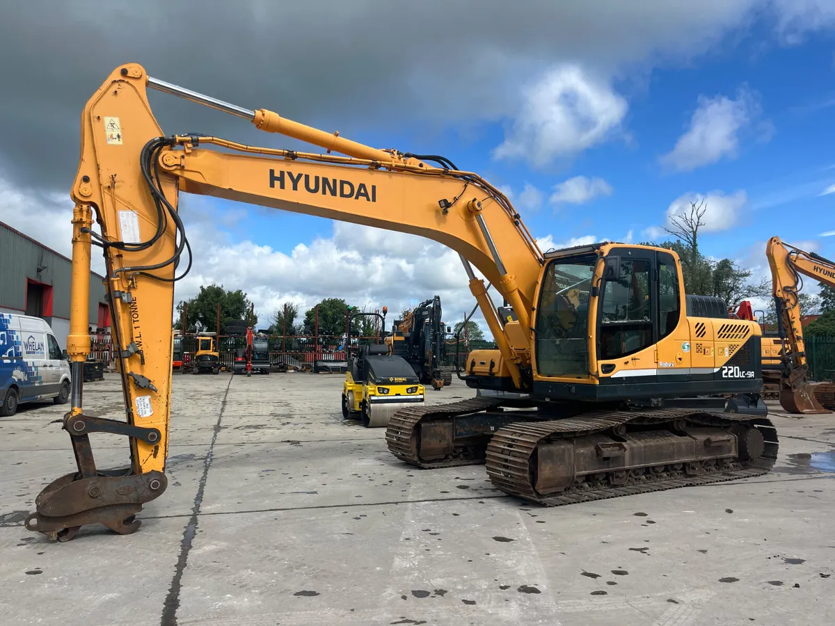 2016 Hyundai R220LC-9A - Image 2