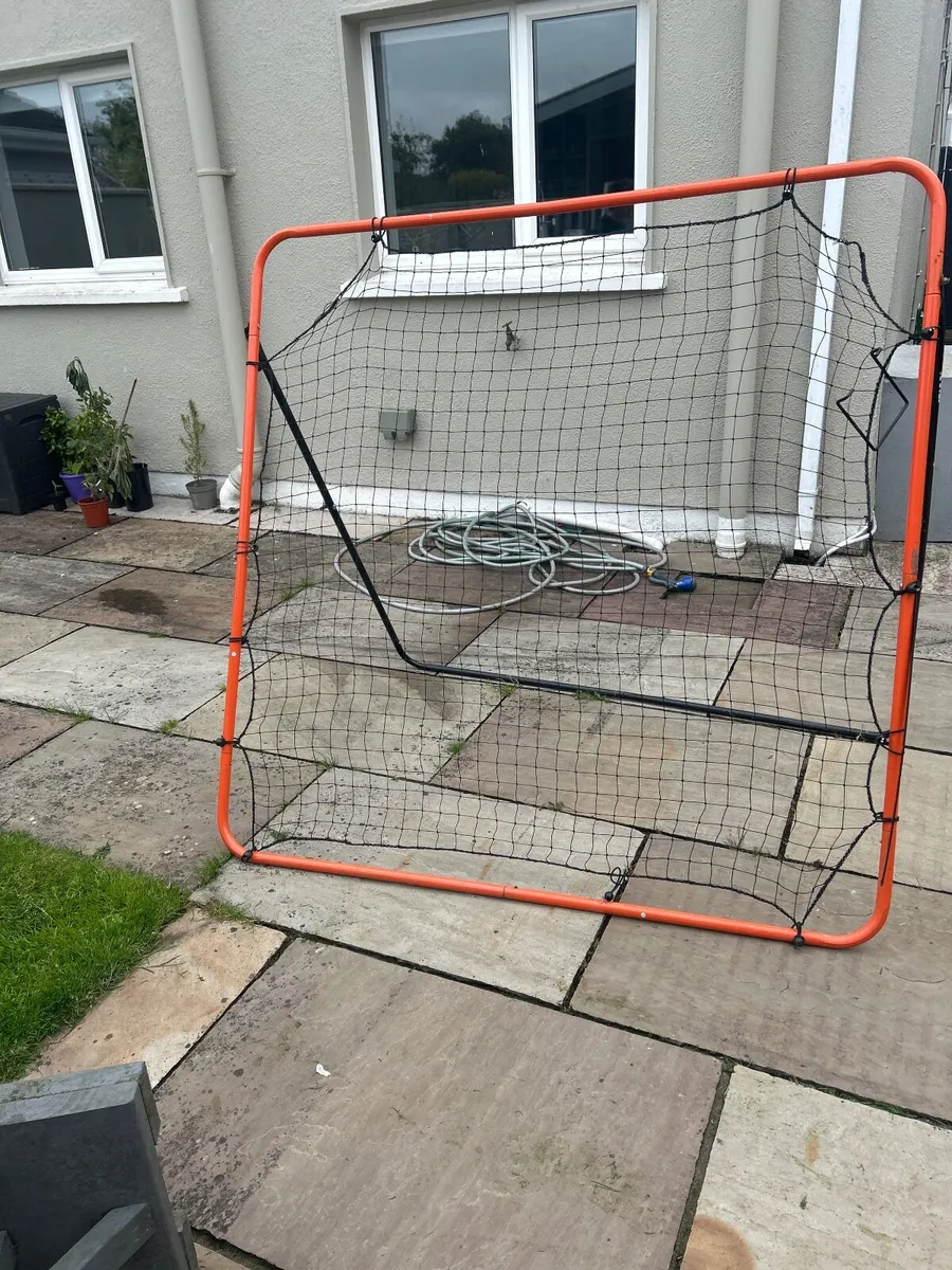 Rebounder FREE football - Image 1