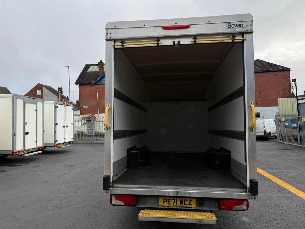 2021 Mercedes-Benz Sprinter Luton Box Van - Image 2