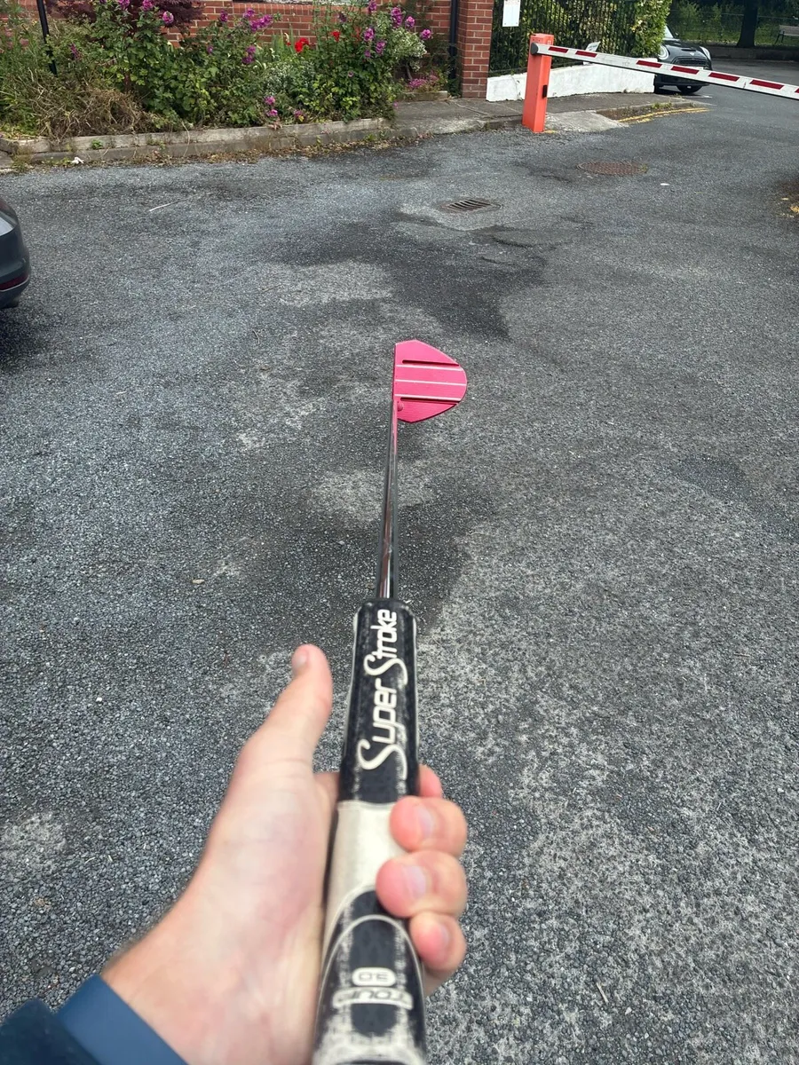 Model - ER7 EVNROLL Putter - Image 4