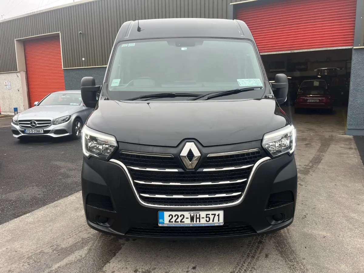 Renault Master 2022**Like new** - Image 4