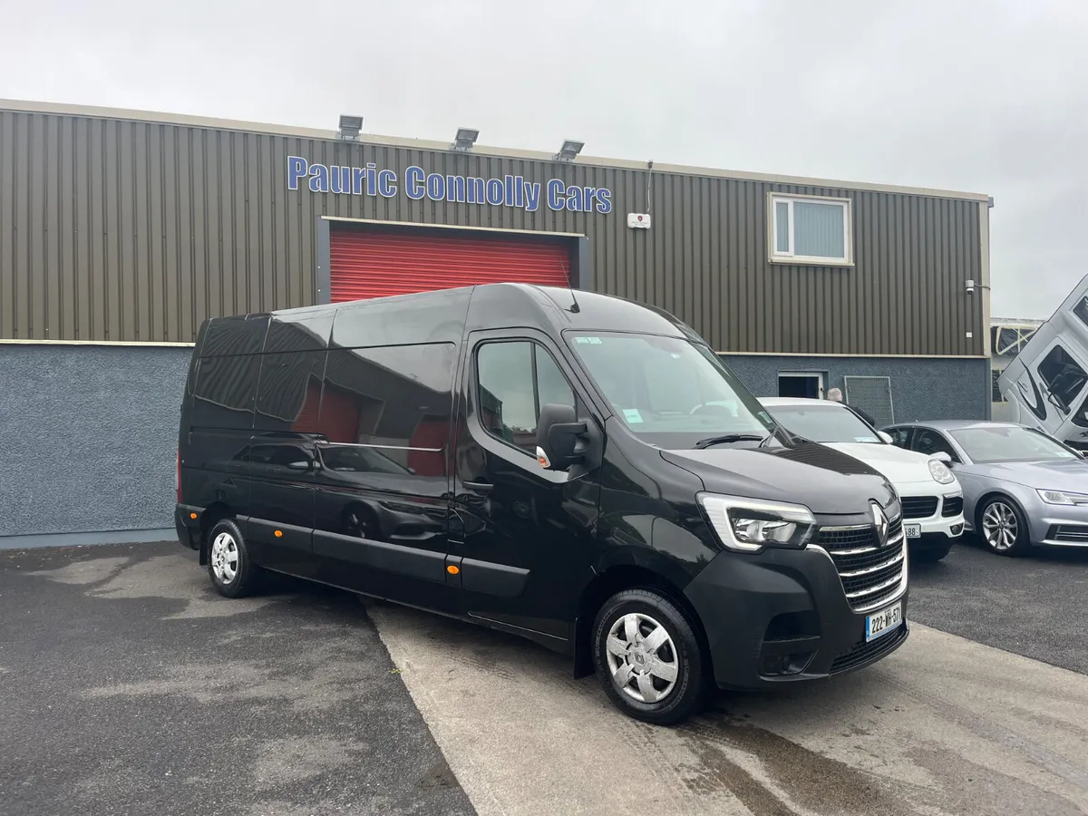 Renault Master 2022**Like new** - Image 1