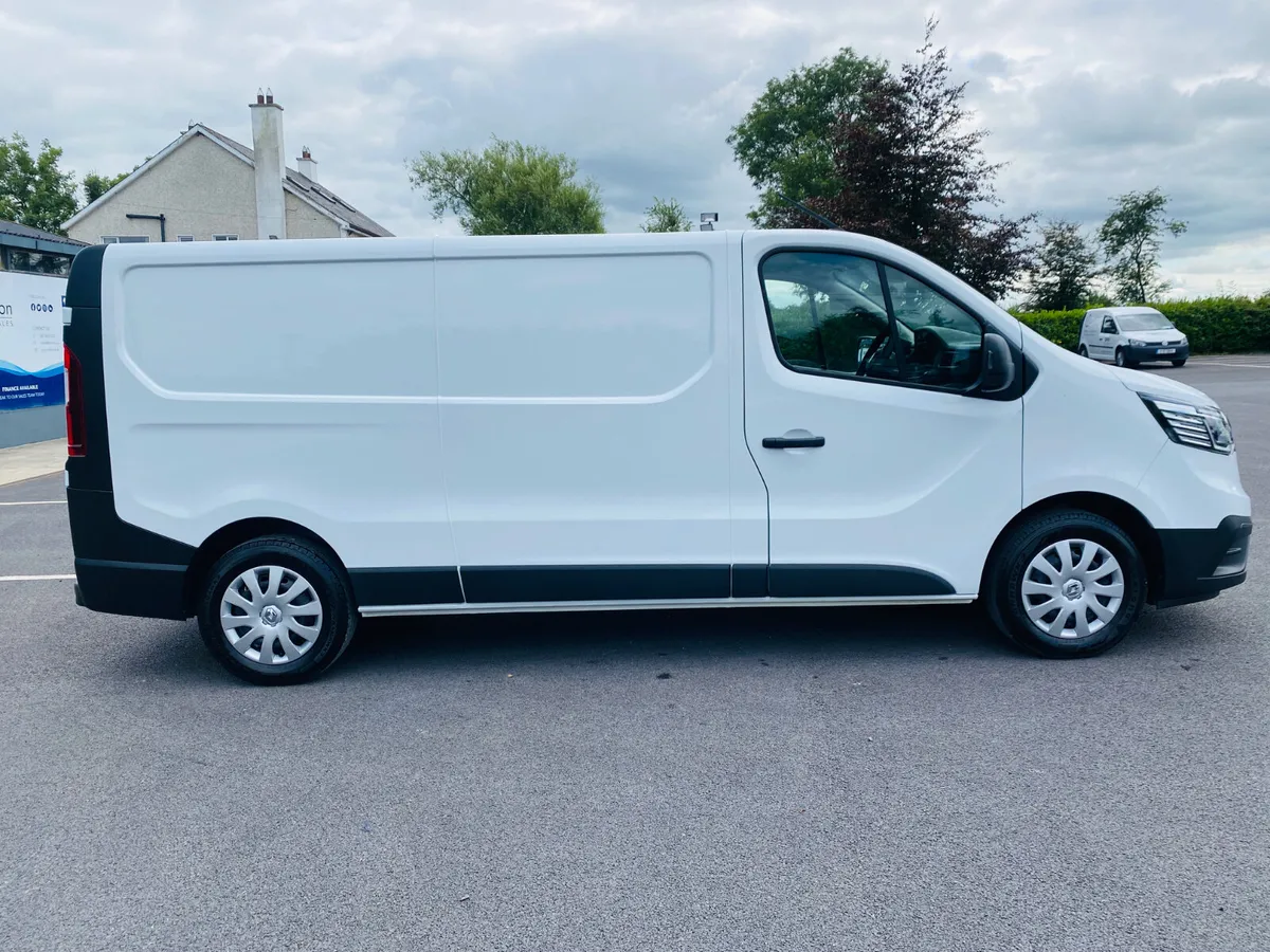 RENAULT TRAFIC LL30 BUSINESS LWB 2023 (231) - Image 4