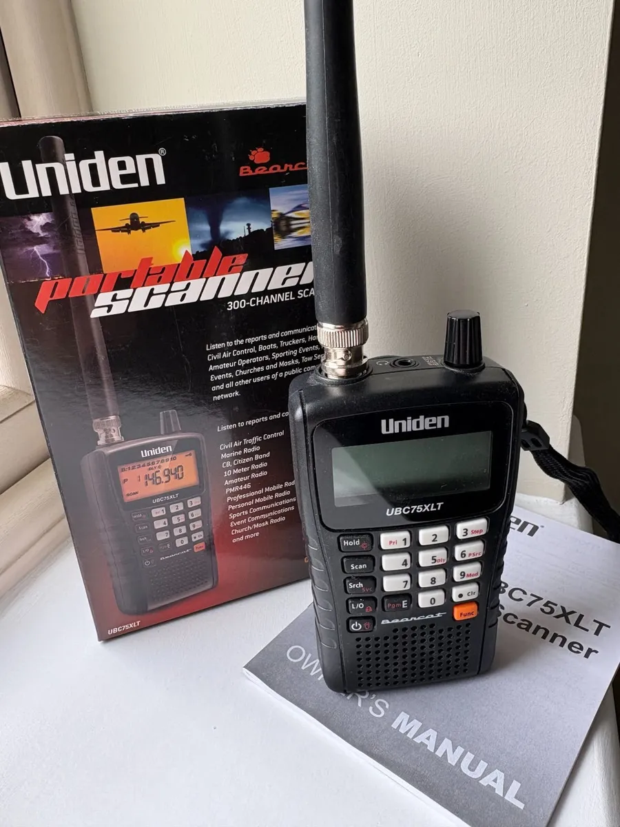 Uniden UBC75xlt Handheld scanner