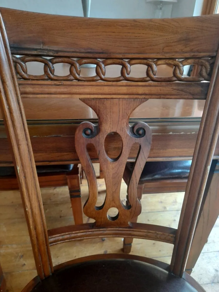 Table and six chairs - Image 2