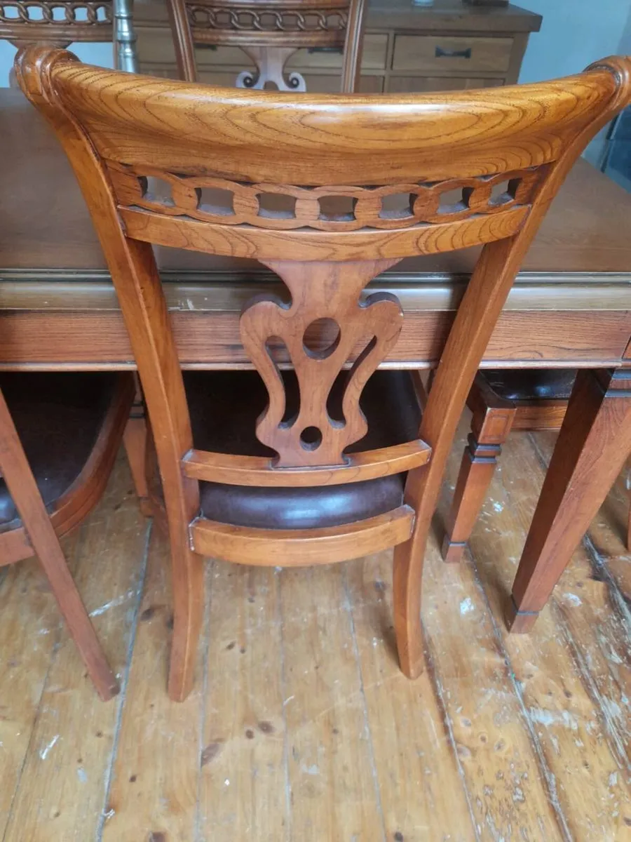 Table and six chairs - Image 3