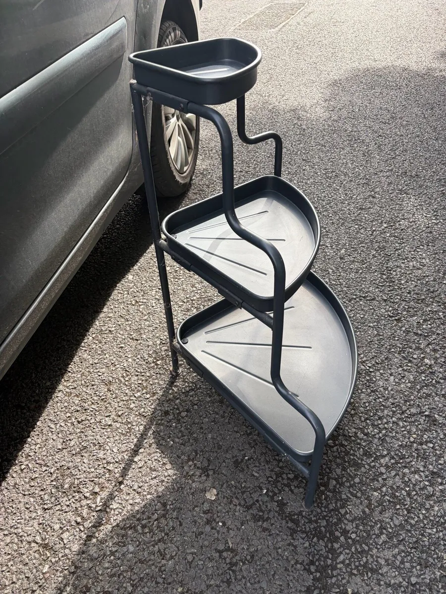 corner shelf / flower stand (metal) - Image 3