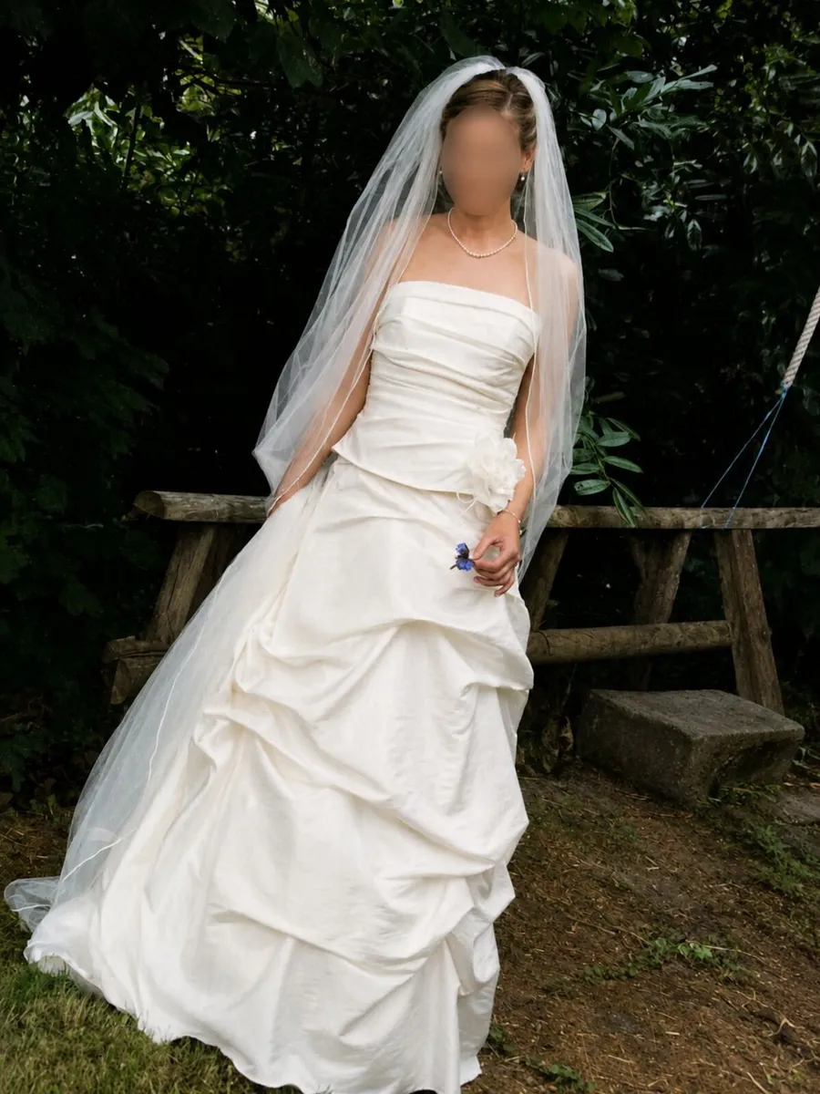 Vintage Wedding Dress - Image 2