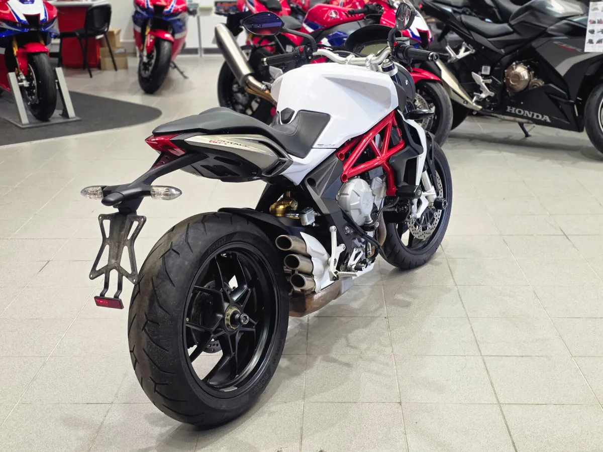 MV Augusta 800 Brutale - Image 3