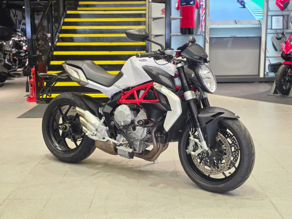 MV Augusta 800 Brutale - Image 1