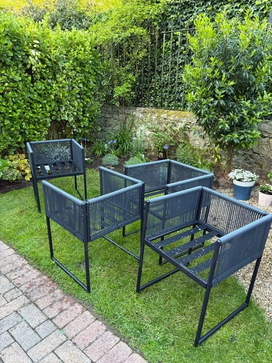 garden table and four chairs - Image 2