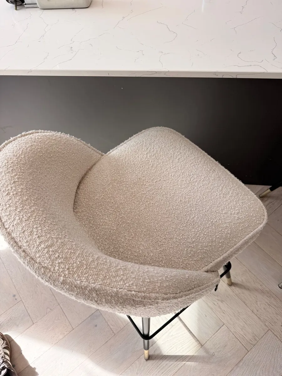 Eichholtz boucle counter stools - Image 4