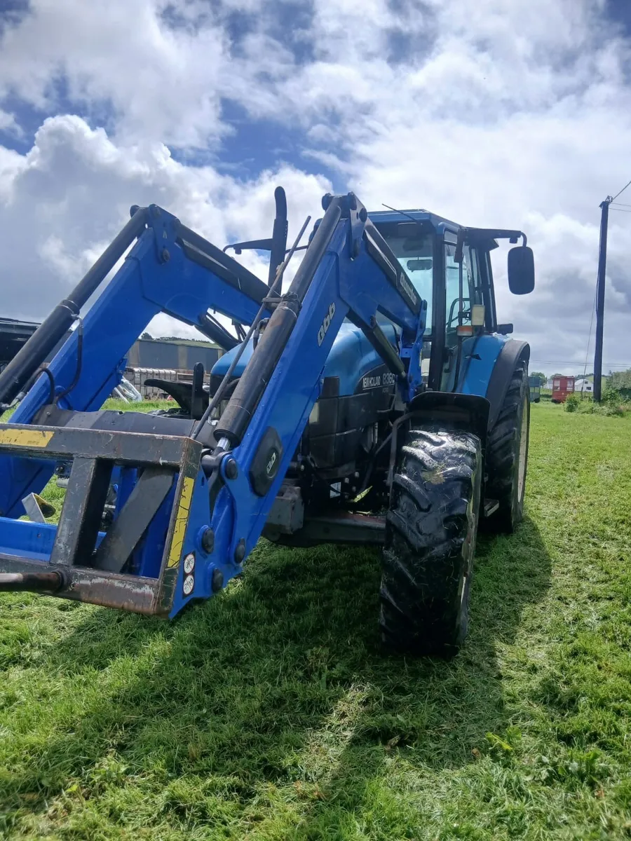 New Holland  8360 - Image 4