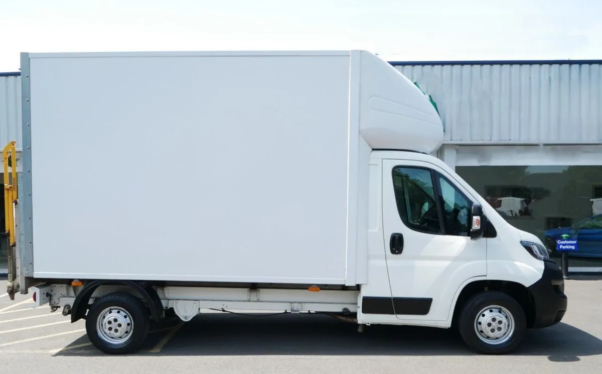 2019 Peugeot Boxer Luton Box Van - Image 1