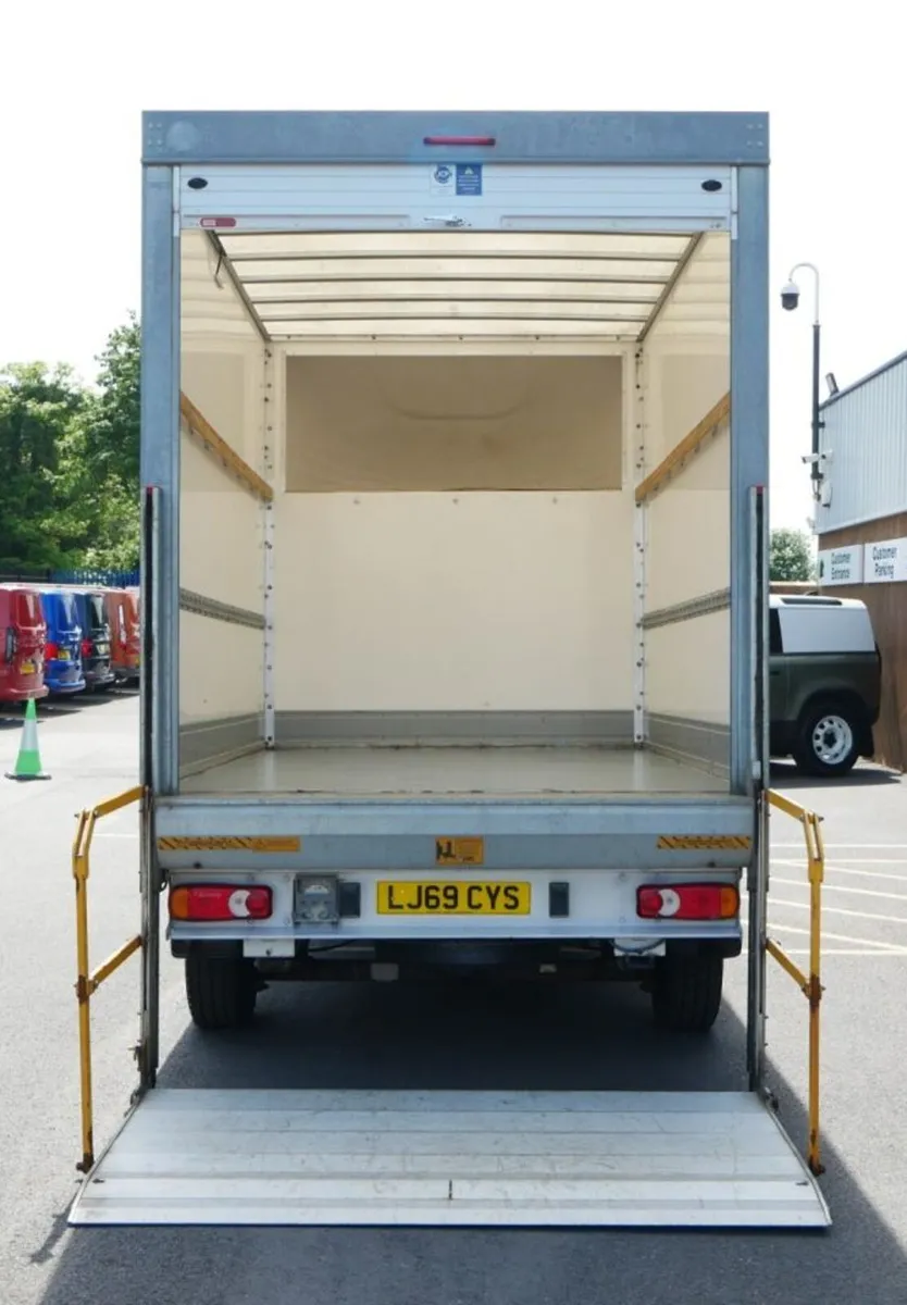 2019 Peugeot Boxer Luton Box Van - Image 3