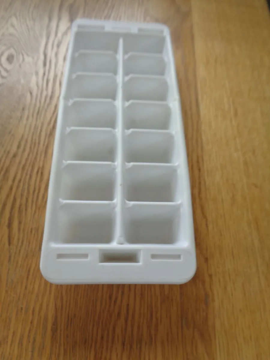 White Plastic Ice Cube Tray for Sale - Image 1