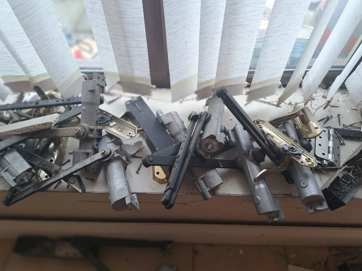 Door closers - Image 2