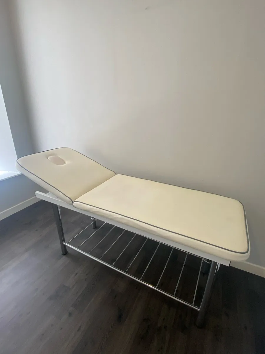 Salon beauty Couch - Image 1