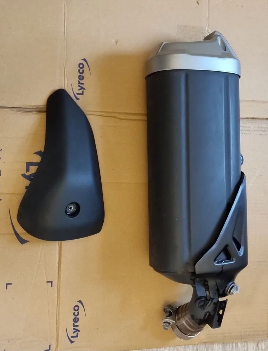 Suzuki V-Strom 1050DE OEM exhaust like new - Image 2