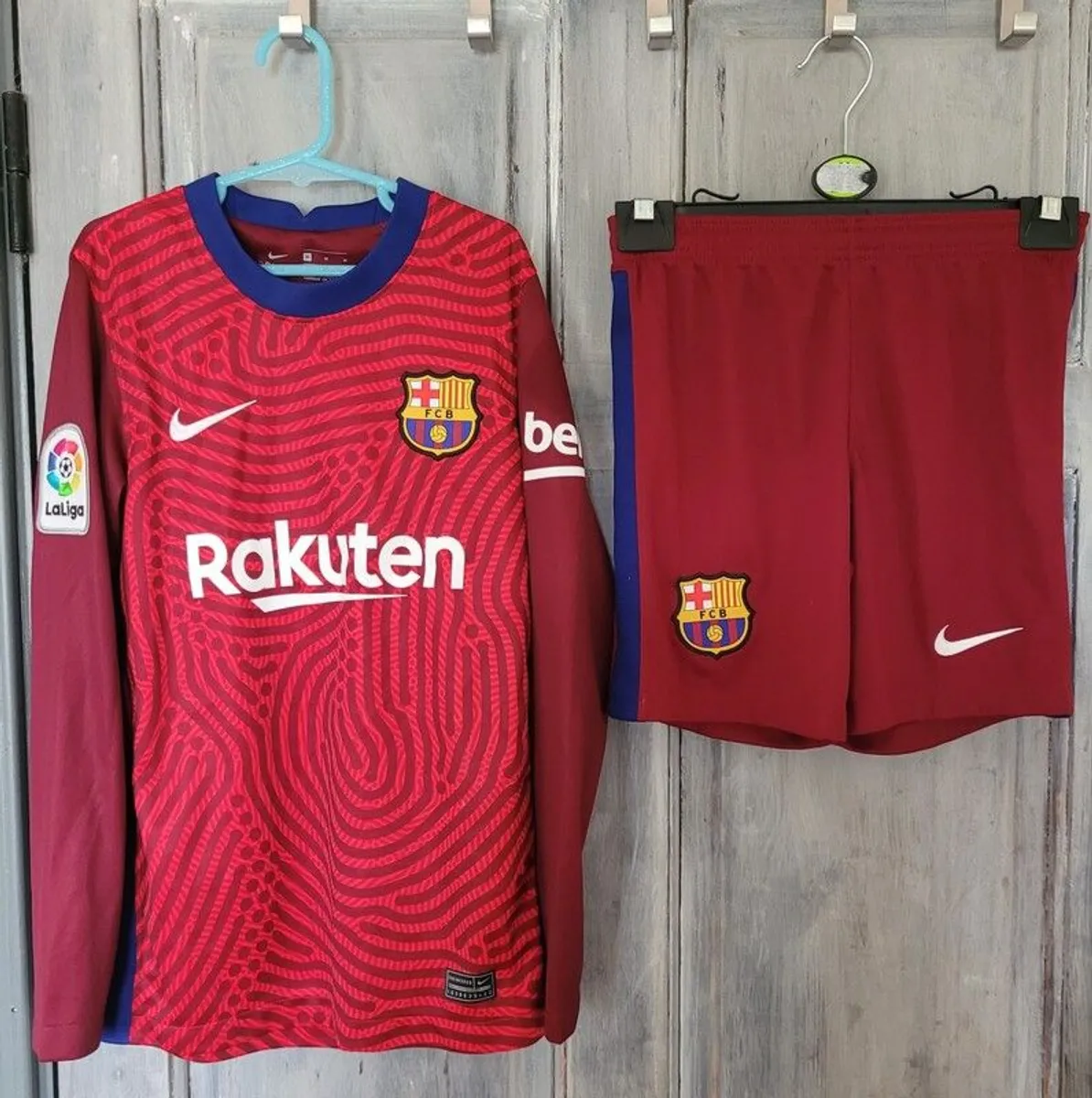 Barcelona Kit - Age 10/11 - Image 1