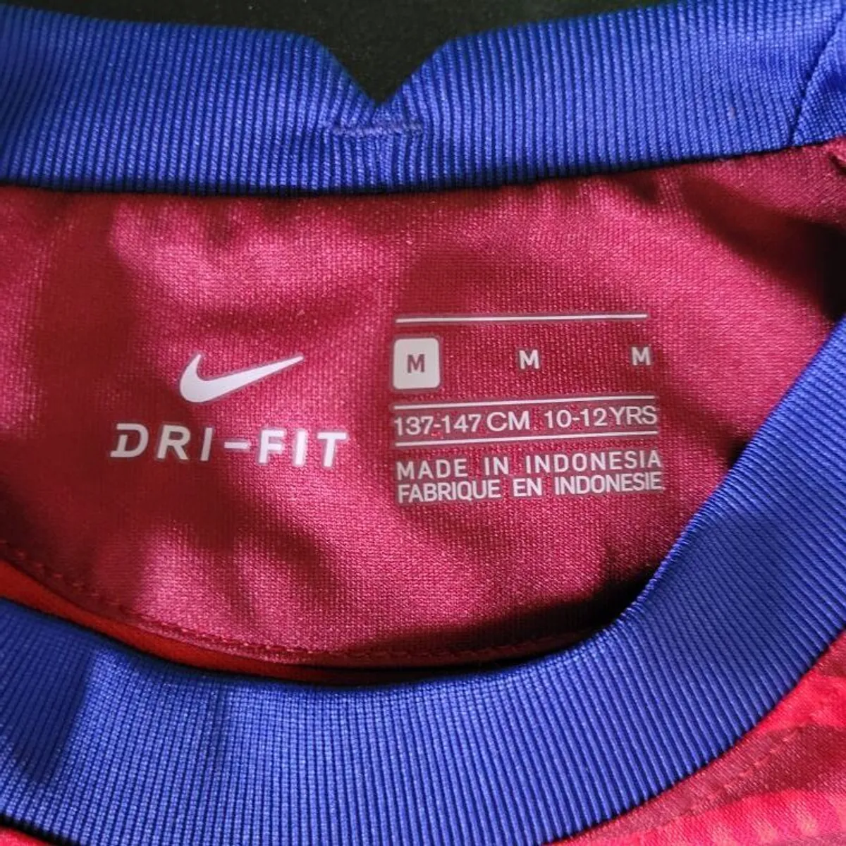 Barcelona Kit - Age 10/11 - Image 3