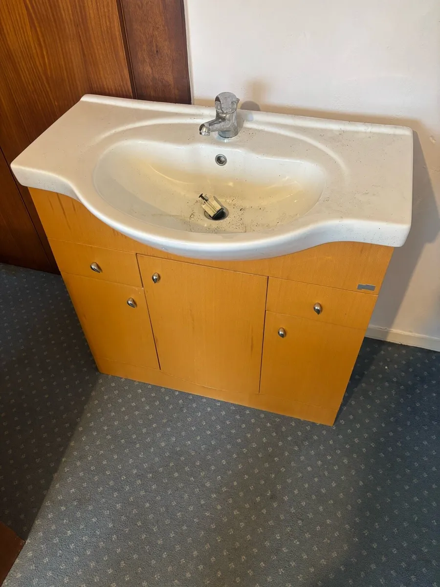 Bathroom sink unit - Image 1