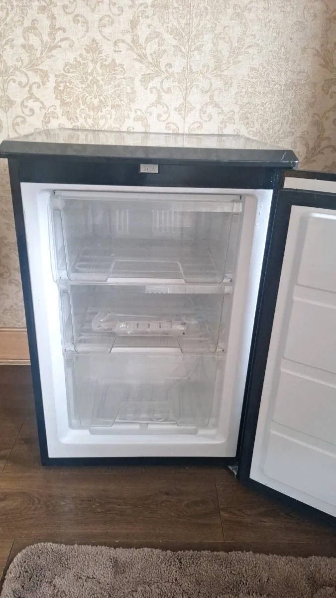 Freeze - Image 1