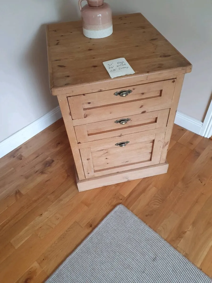Solid pine  side table - Image 1