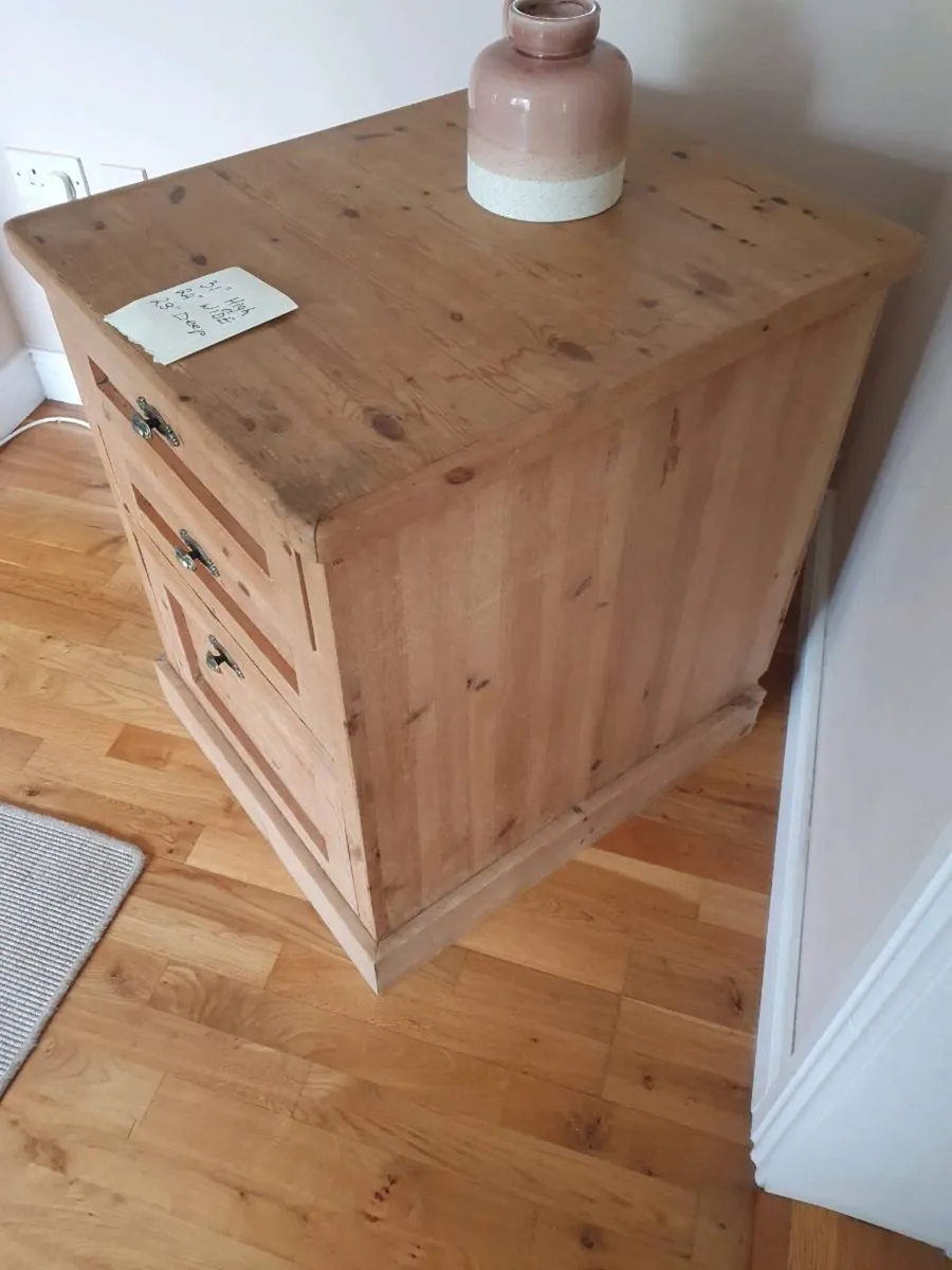 Solid pine  side table - Image 3