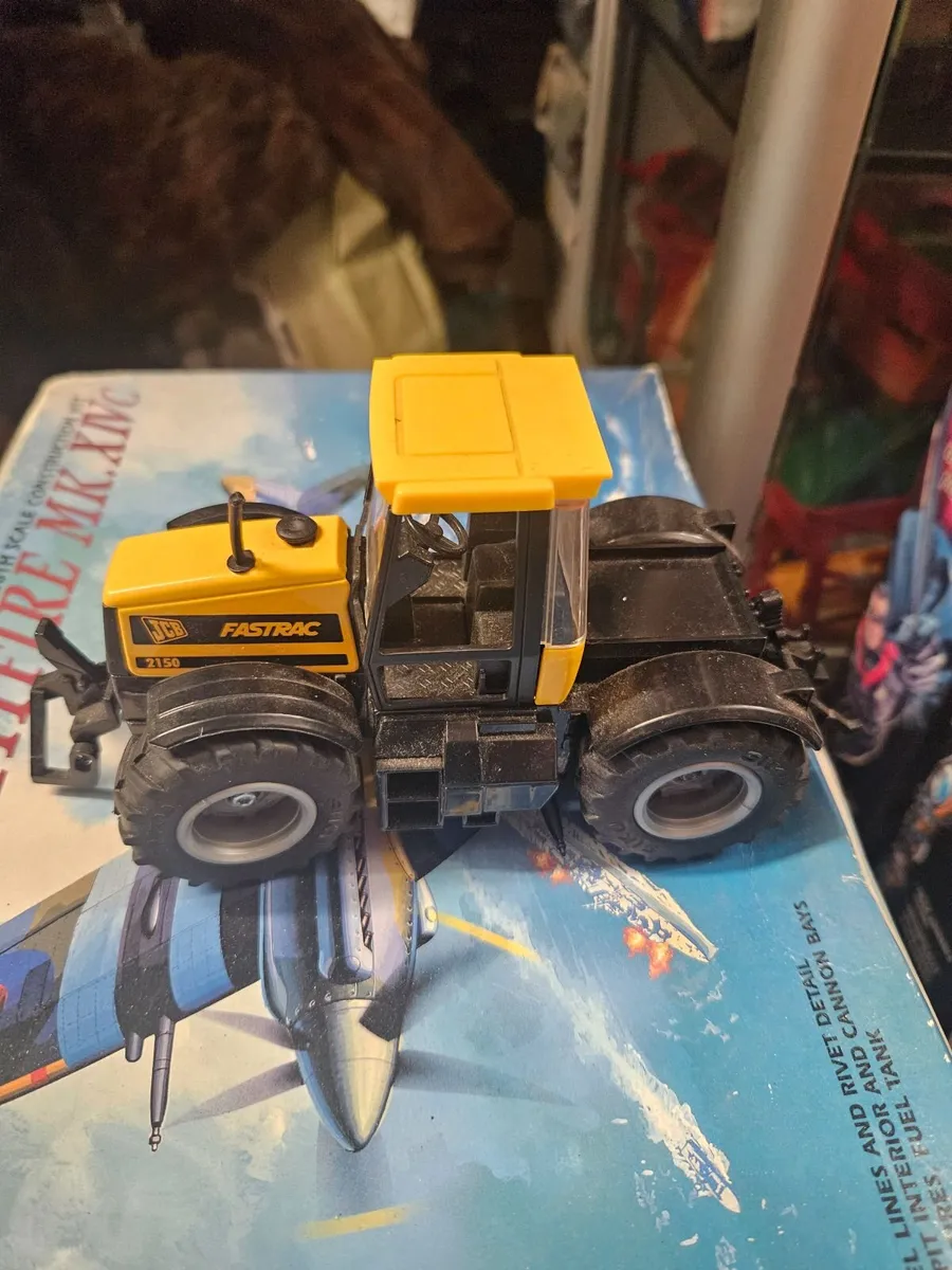 Britain's Siku JCB Fastrac - Image 4