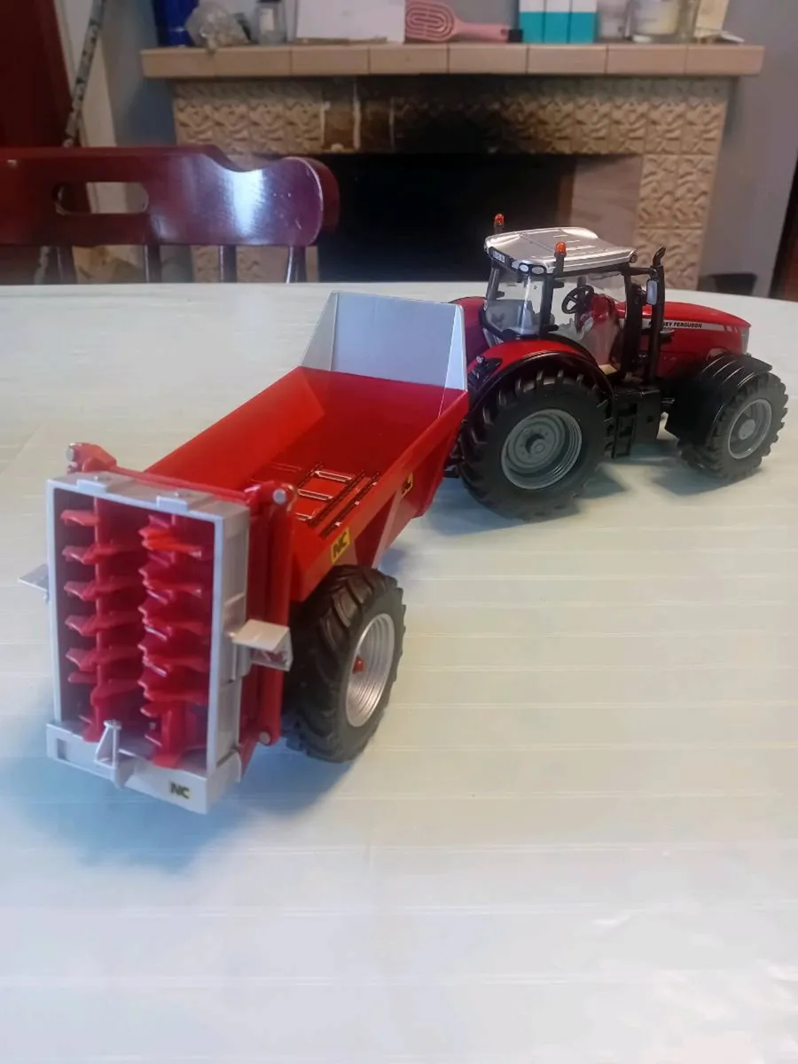 Model tractor 1/32 - Image 4
