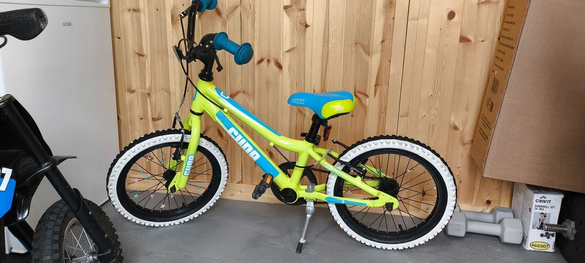 Cuda Blox Pavement Bike Green 16"  Great Condition - Image 1