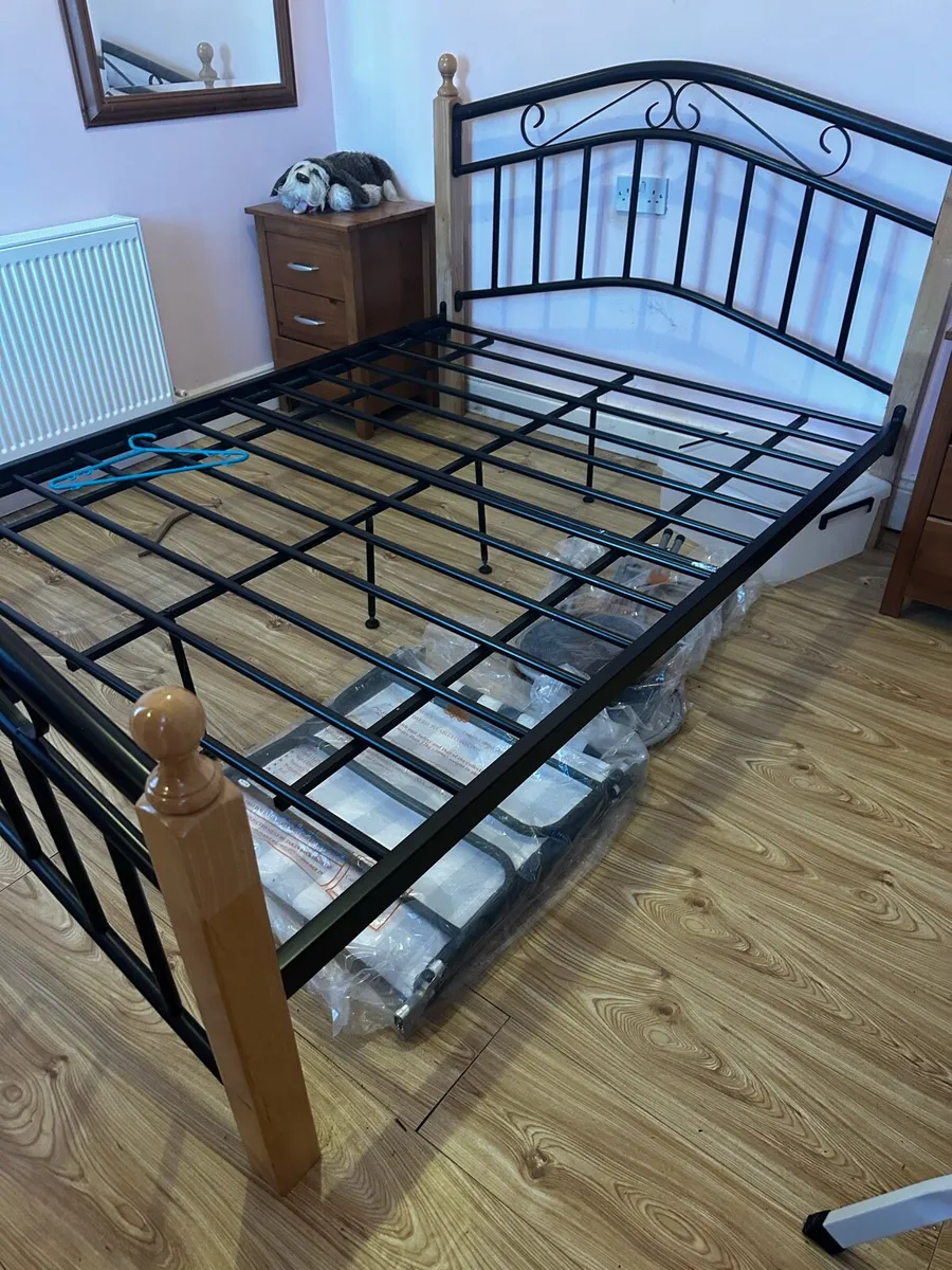 Double bed - Image 2