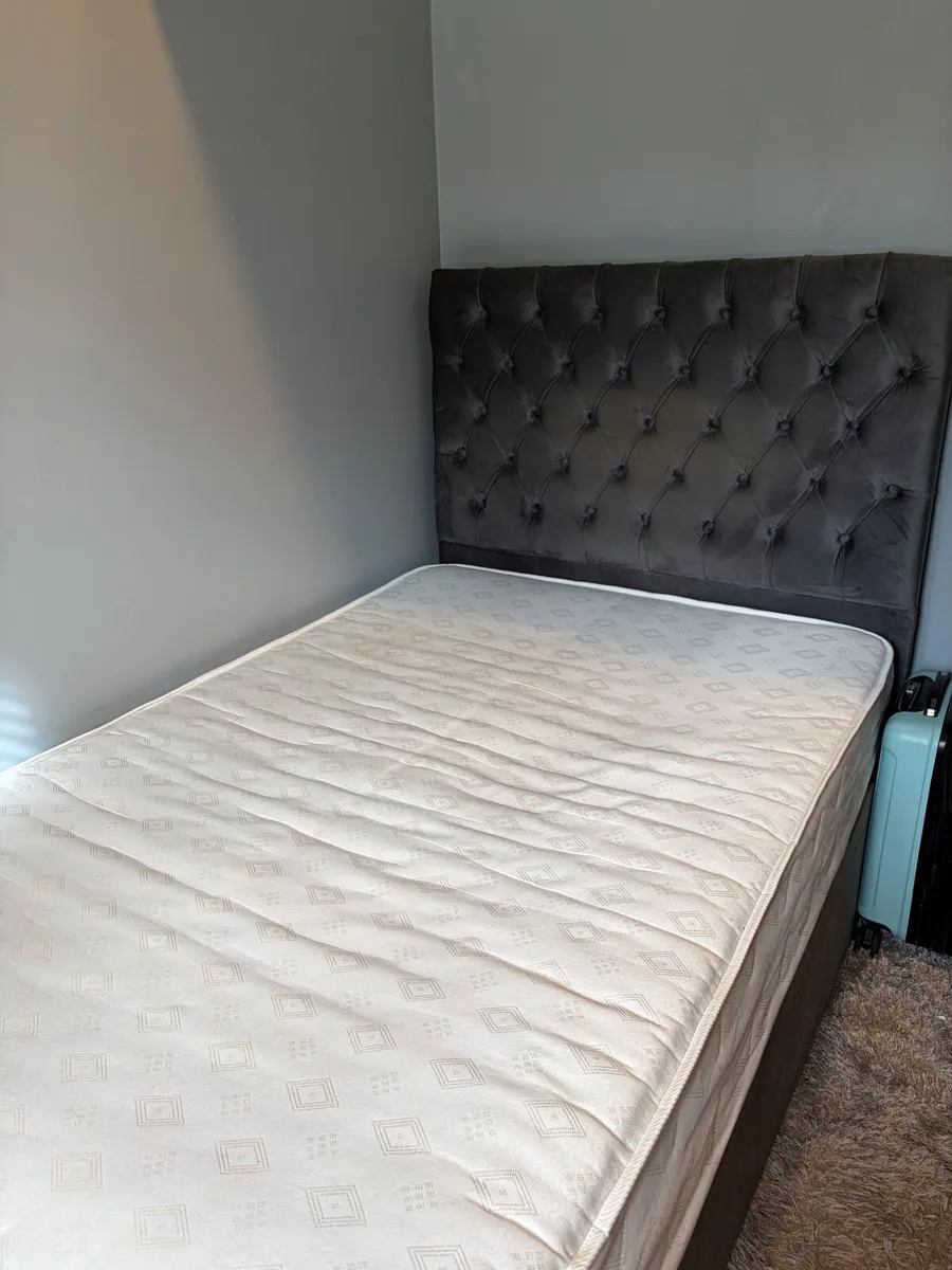 Small double Ottoman Bed - Image 3