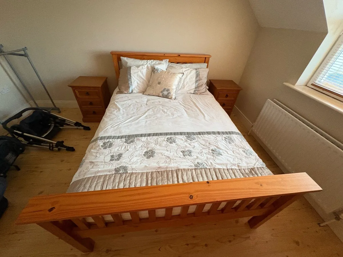 Bed, Lockers & Mattress - Image 3