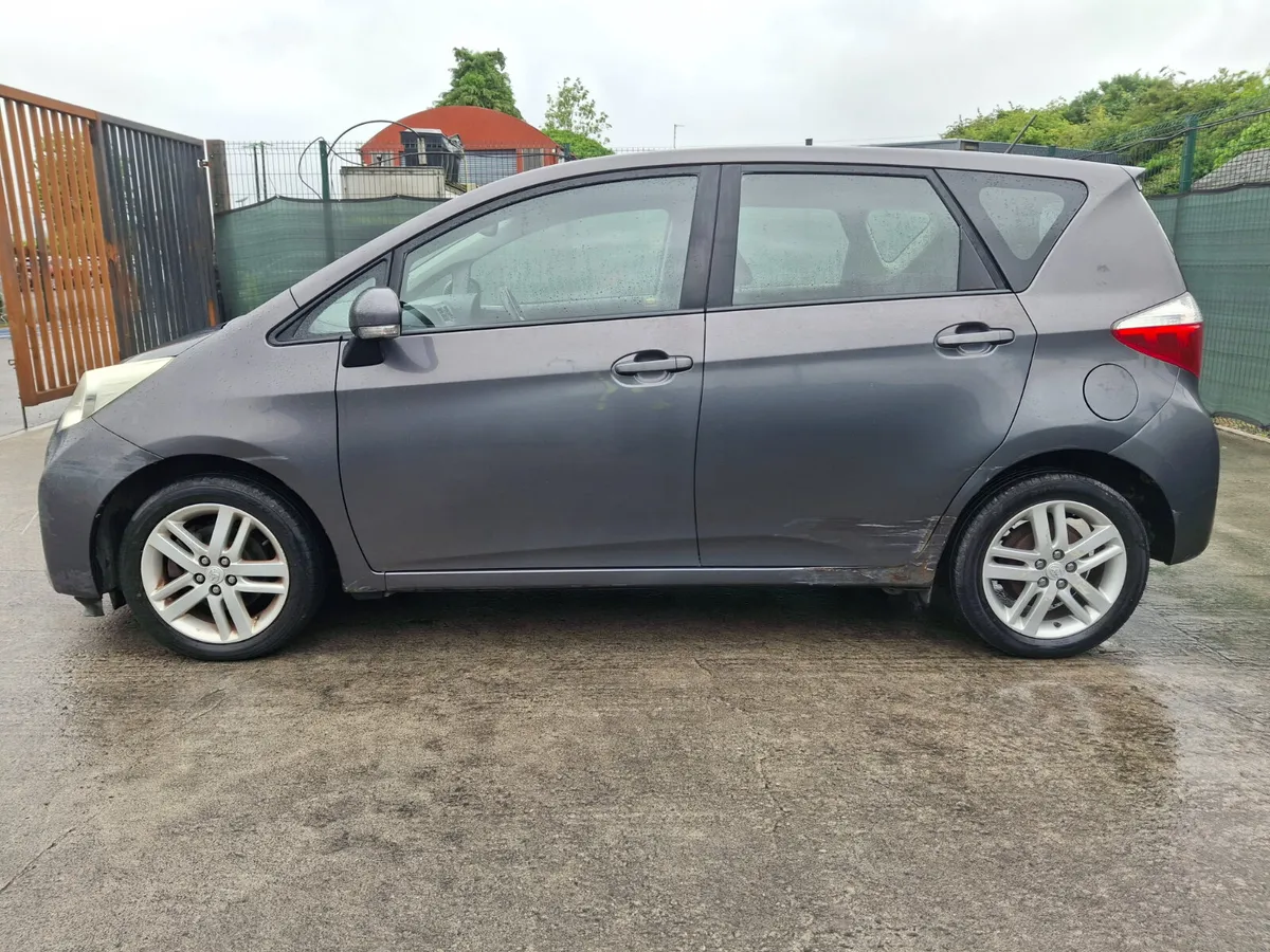 2011 Toyota Verso-S Automatic  131 km - Image 2
