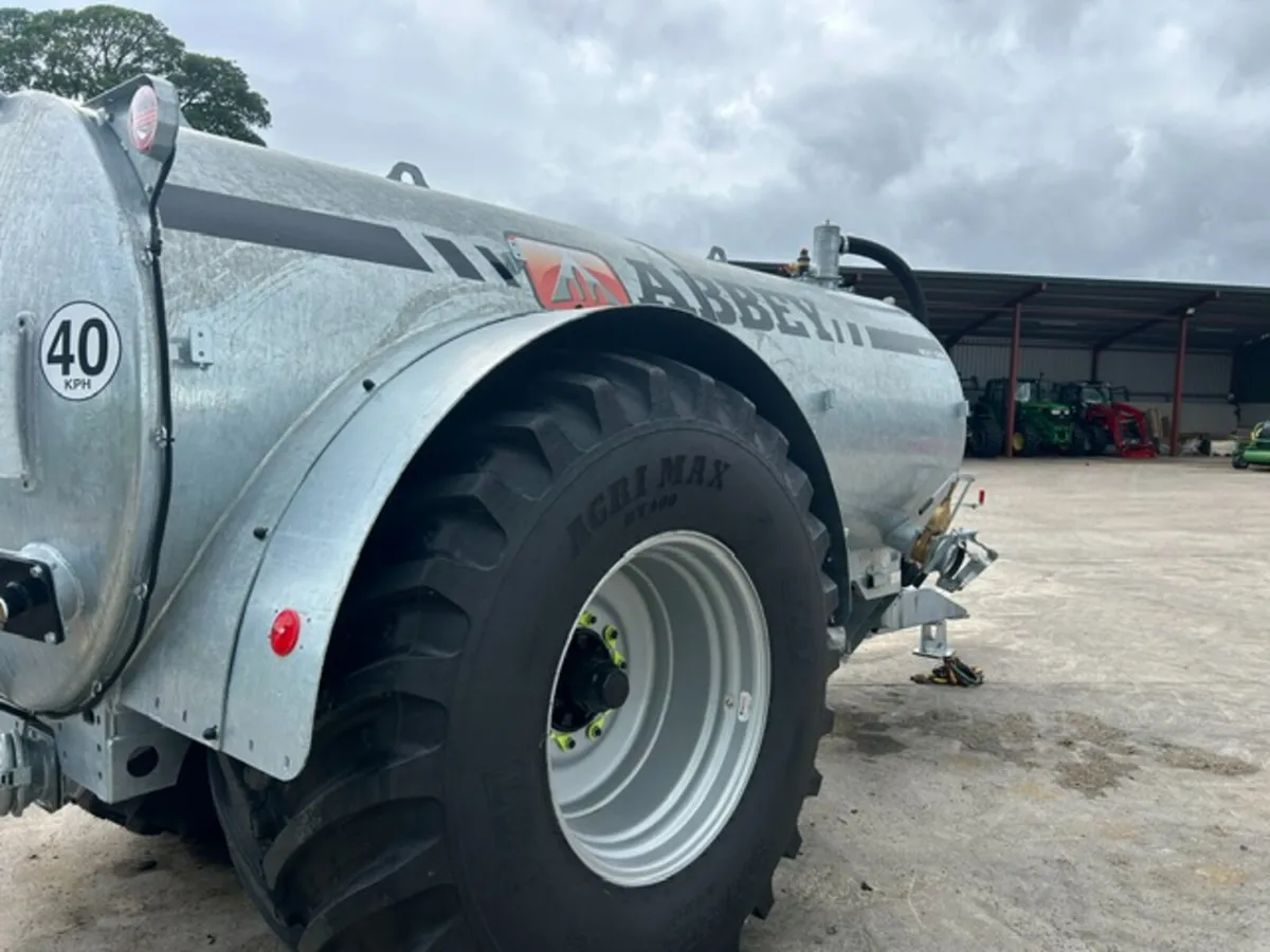 Abbey 1650 tanker - Image 2