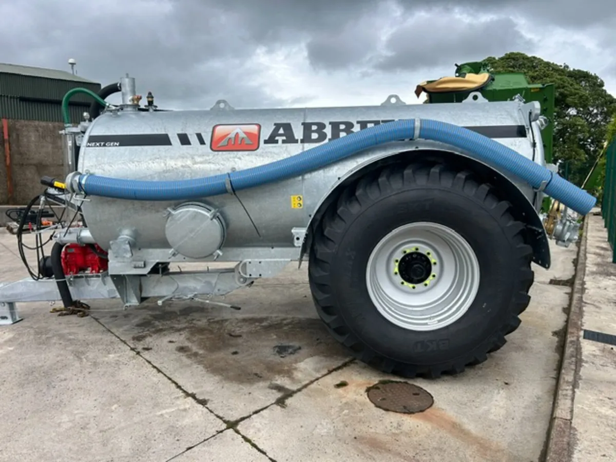 Abbey 1650 tanker - Image 3