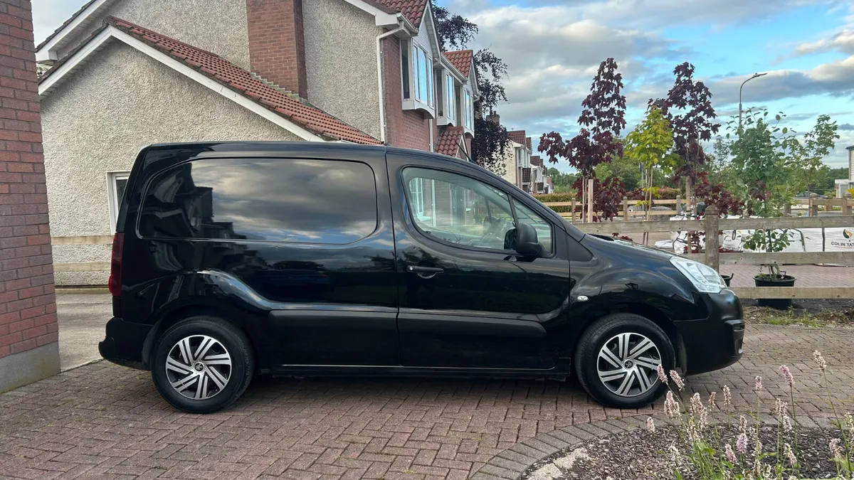 Peugeot Partner 1.6hdi (doe 04/27 & taxed 01/27) - Image 2