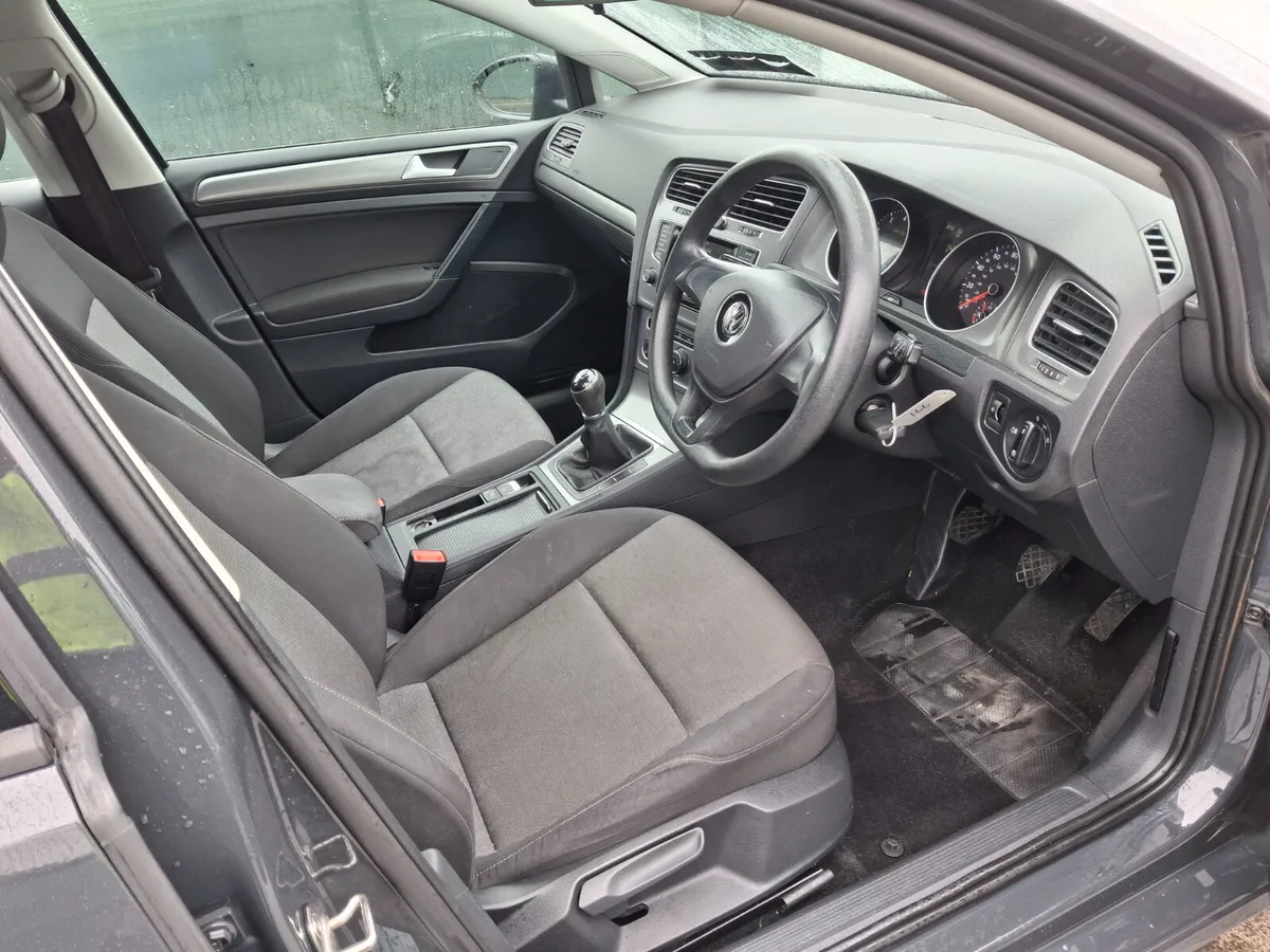 2013 Volkswagen Golf  Bluemotion  Drive Home - Image 4